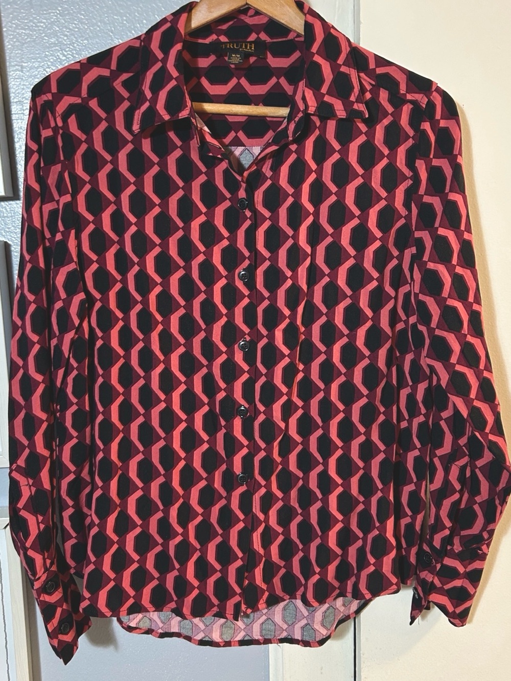 Truth by Republic Women's Geometric Print Button-Down Shirt Size M